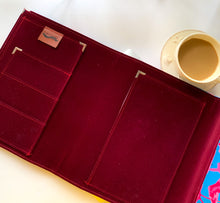 Cargar imagen en el visor de la galería, Nolana Aqua Flamingo document carrier