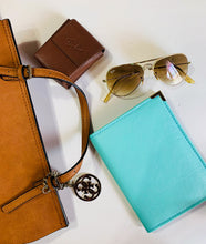 Load image into Gallery viewer, Xavi Tiffany vaccination card holder