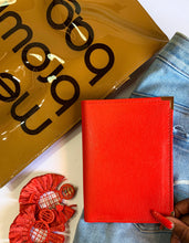 Load image into Gallery viewer, Xavi Cheri vaccination card holder