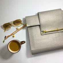 Carregar imagem no visualizador da galeria, Nolana Stacy document carrier tote