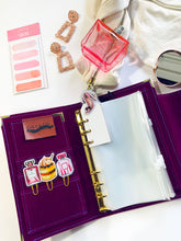 Carregar imagem no visualizador da galeria, cash envelope wallet, budget binder, A6 planner, personal planner, pink wallet, document carrier, document portfolio, office supplies, luxury planner, luxury accessories, made in trinidad and tobago, gale and co trinidad, caribbean designer, budget binder, a6 planner, vegan leather products