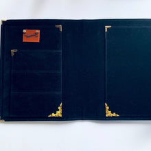Cargar imagen en el visor de la galería, black document carrier, budget binder, luxury planner, luxury stationery, gale and co trinidad, made in trinidad and tobago, caribbean designer, planner agenda, faux leather planner, vegan leather brand, 6 ring keyholder, key purse