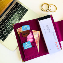 Carregar imagem no visualizador da galeria, Olivia Melongene luxury checkbook cover