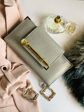 Carregar imagem no visualizador da galeria, Olivia Stacy checkbook cover