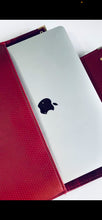 Carregar imagem no visualizador da galeria, Marie Romance laptop/ tablet sleeve