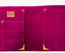 Afbeelding in Gallery-weergave laden, purple document portfolio, passport cover, purple planner, personal planner, A6 planner, budget binder, keyholder purse, gale and co trinidad, gale and co TT, made in trinidad and tobago, caribbean designer, faux leather planner
