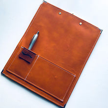 Afbeelding in Gallery-weergave laden, men&#39;s clipboard, executive clipboard, vegan leather goods, gale and co trinidad, made in trinidad and tobago, caribbean designer, executive stationery, luxury stationery.
